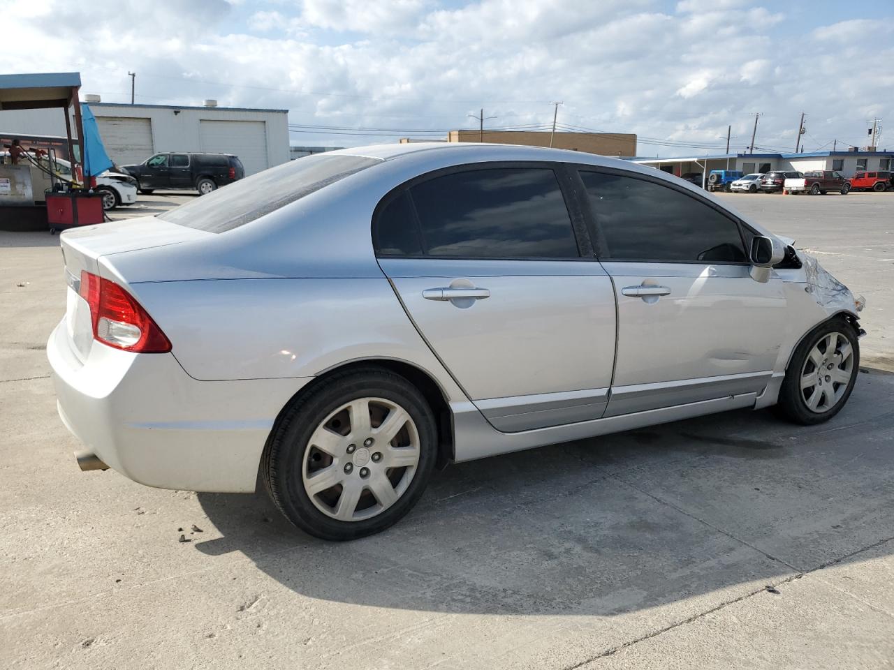 2009 Honda Civic VIN 19XFA16579E028723 Copart auction photo, front end / side damage thumbnail 3