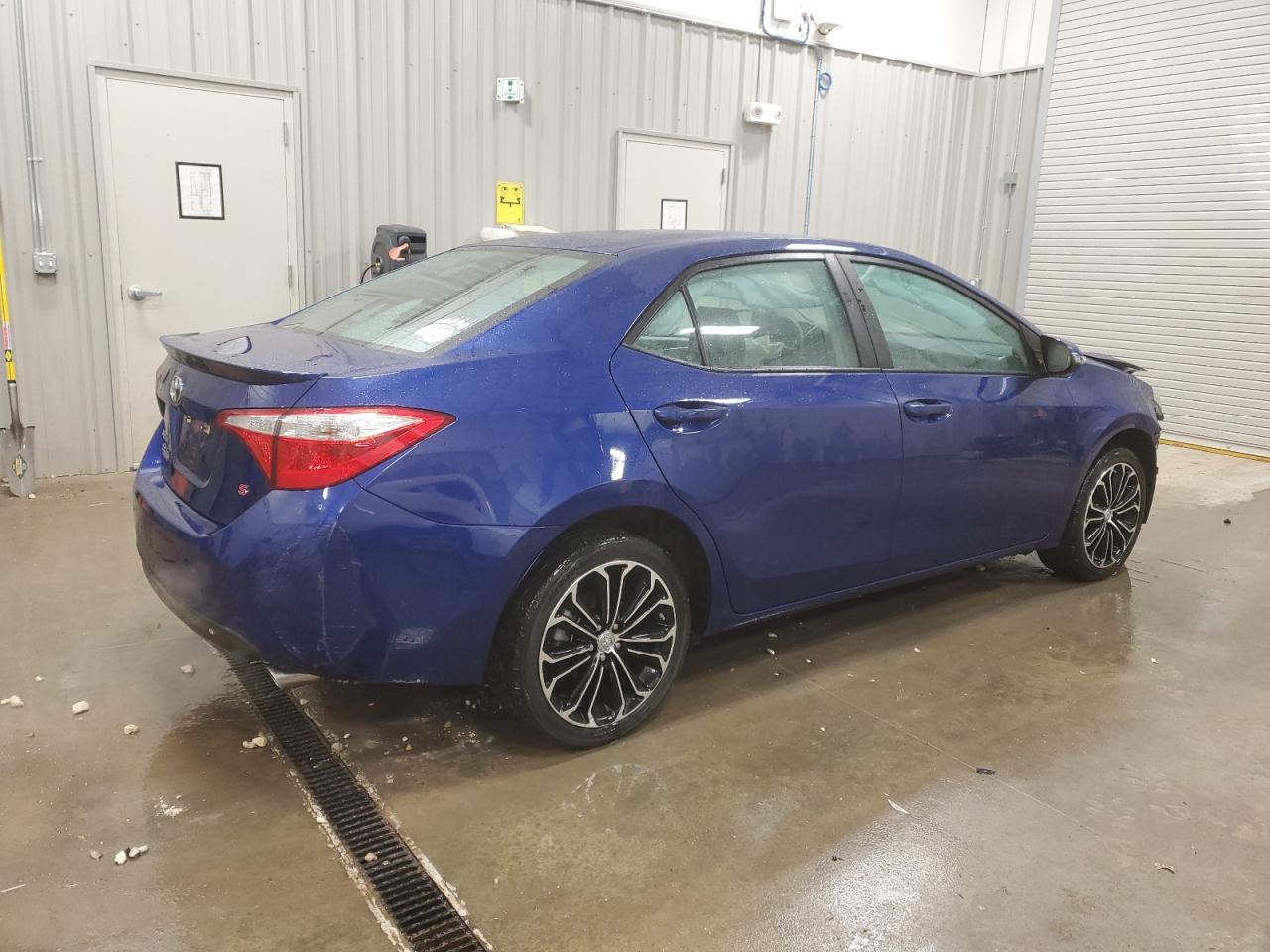 2015 Toyota Corolla VIN 5YFBURHE2FP228842 Copart auction photo, front end damage thumbnail 3