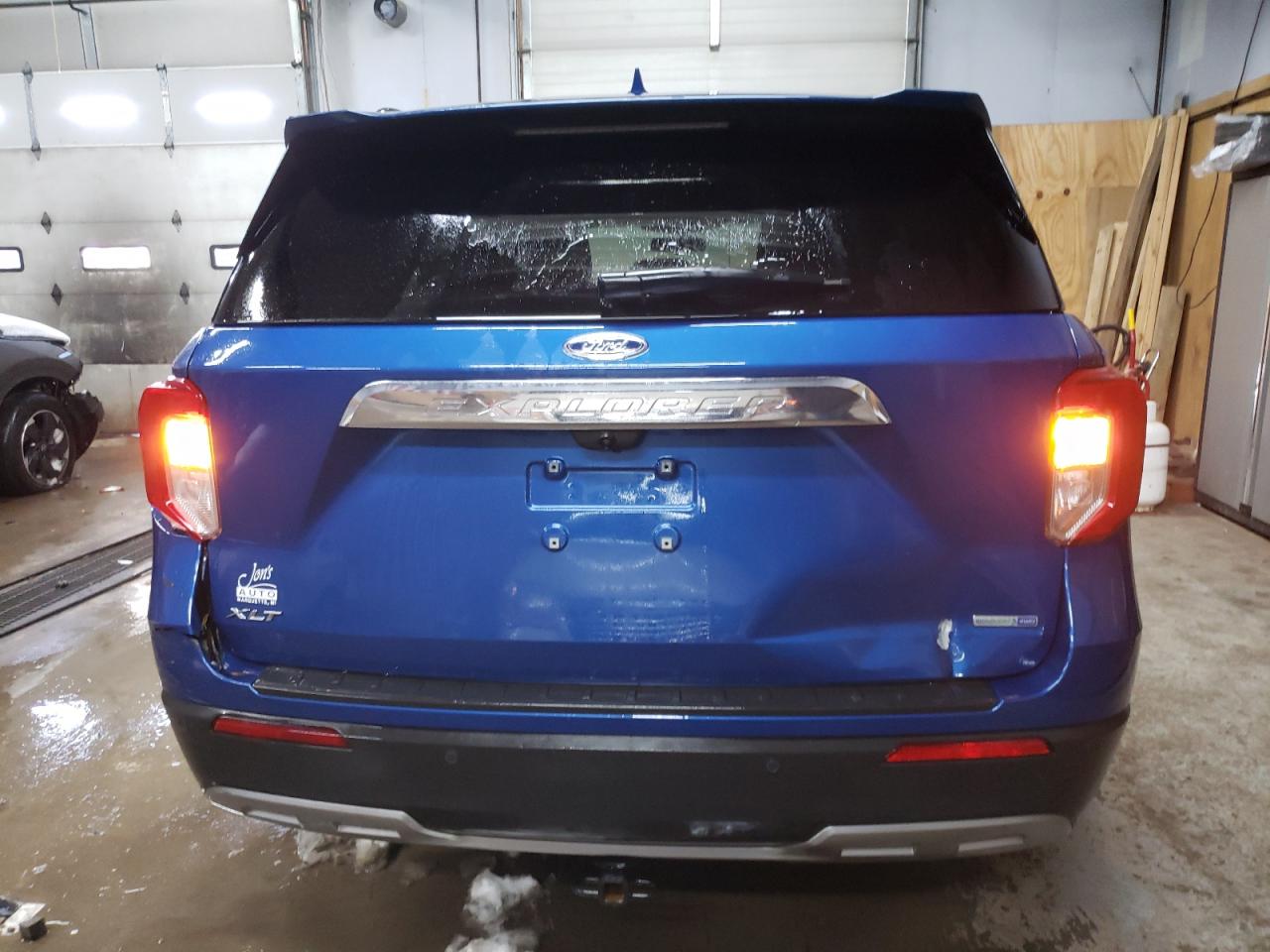 2020 Ford Explorer VIN 1FMSK8DH2LGC19812 Copart auction photo, side / rear end damage thumbnail 6