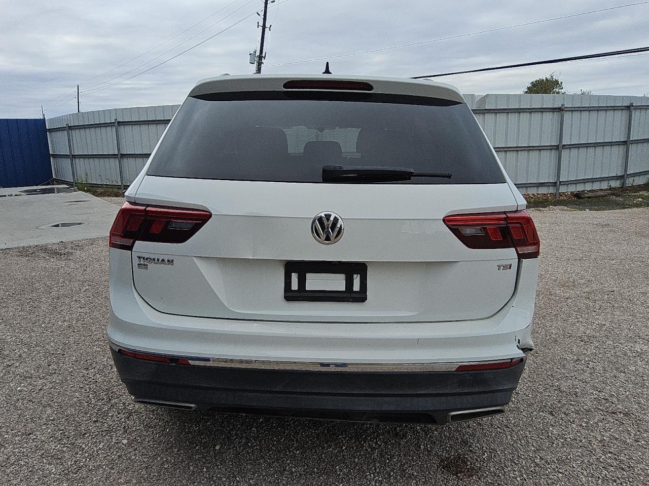 2018 Volkswagen Tiguan VIN 3VV3B7AX8JM069076 Copart auction photo, side / normal wear damage thumbnail 6