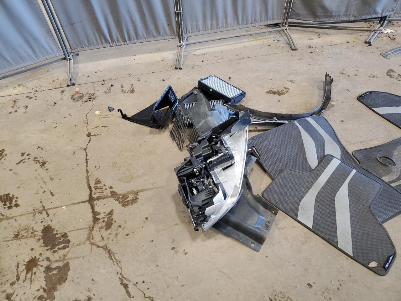 2018 BMW X5 VIN 5YMKT6C58J0Y83901 Copart auction photo, front end damage thumbnail 13