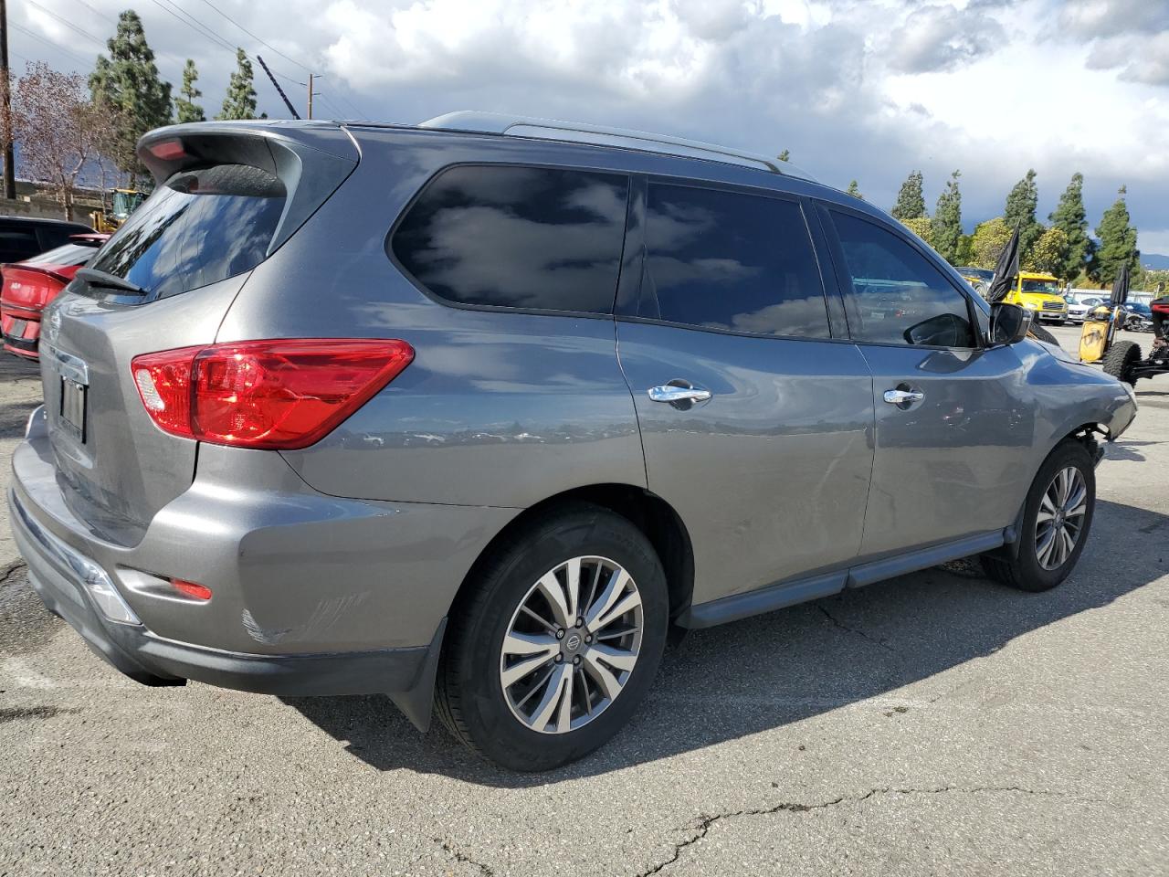 2018 Nissan Pathfinder VIN 5N1DR2MN4JC653483 Copart auction photo, front end damage thumbnail 3