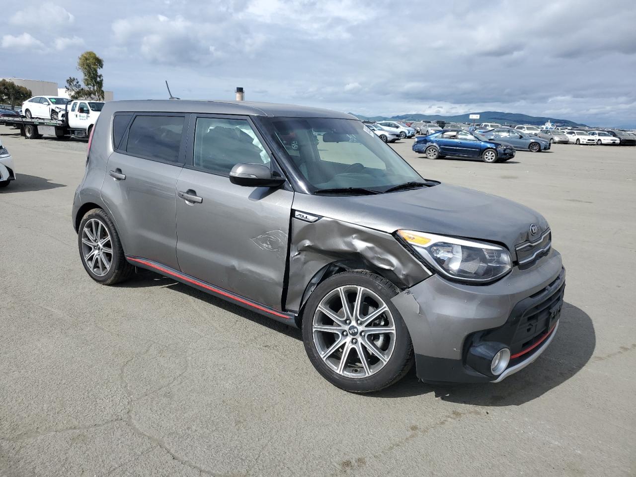 2018 KIA Soul VIN KNDJX3AAXJ7540313 Copart auction photo, front end damage thumbnail 4