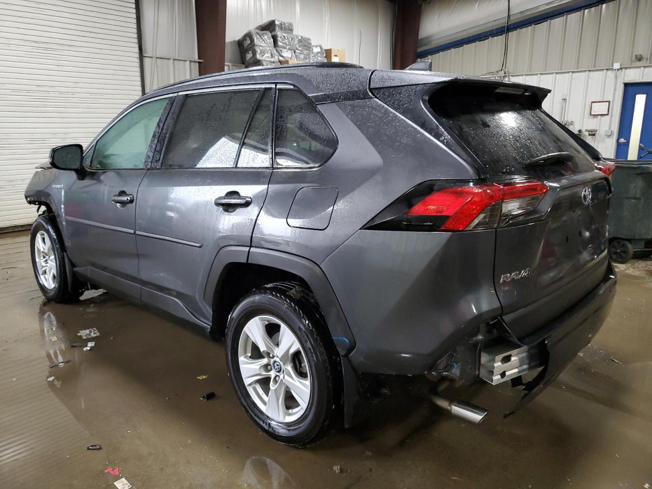 2020 Toyota RAV 4 VIN 2T3MWRFVXLW079247 Copart auction photo, front end damage thumbnail 2