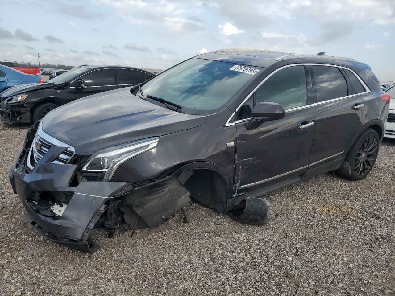 2017 Cadillac XT5 VIN 1GYKNBRS0HZ145647