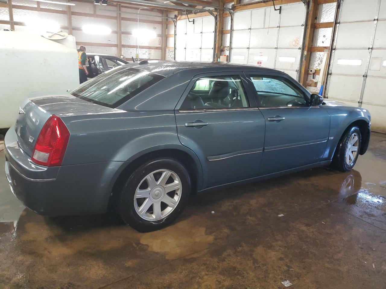 2005 Chrysler 300 VIN 2C3AA53G85H573680 Copart auction photo, front end damage thumbnail 3