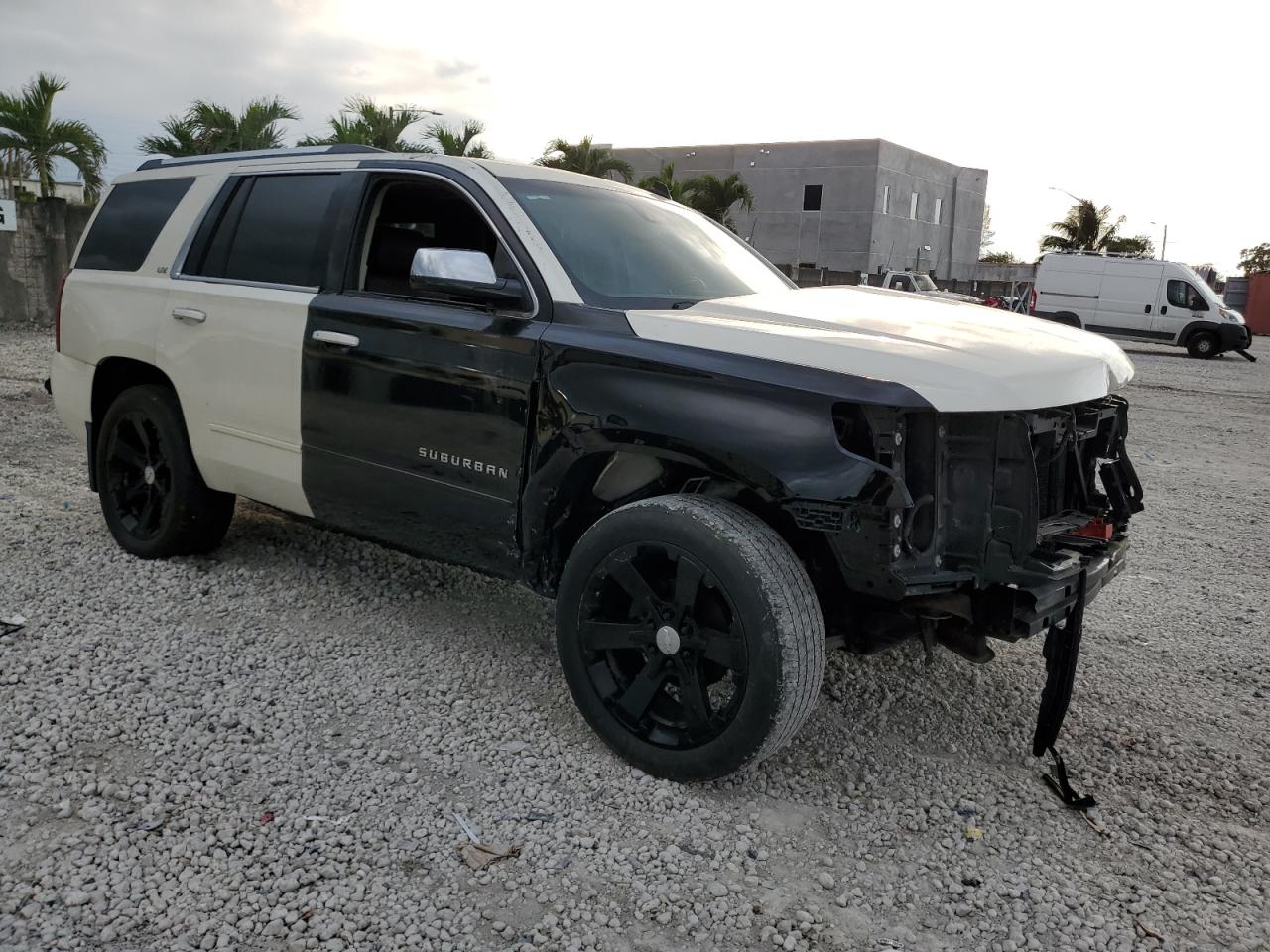 2015 Chevrolet Tahoe VIN 1GNSKCKC8FR222079 Copart auction photo, front end damage thumbnail 4