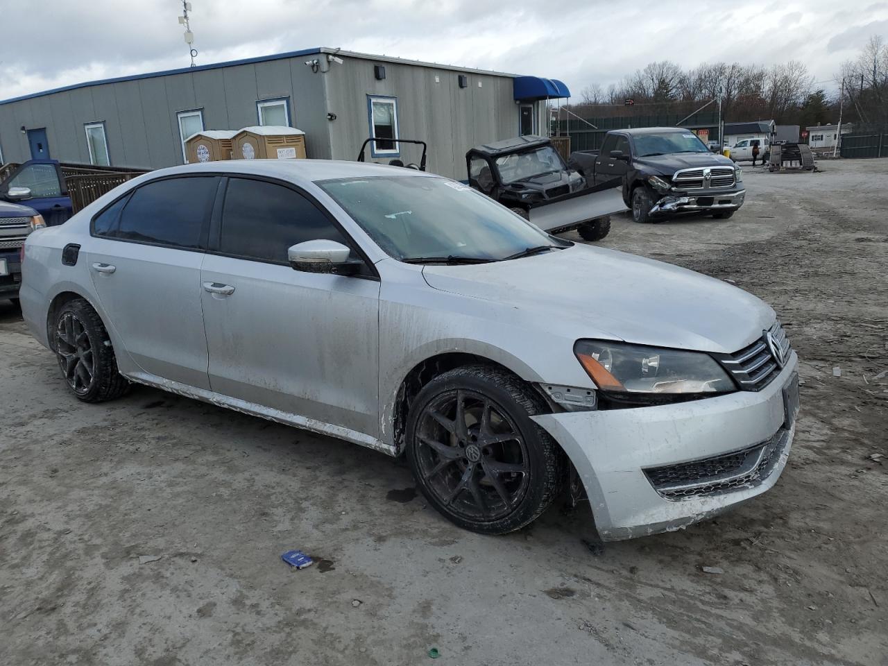 2014 Volkswagen Passat VIN 1VWAT7A35EC027761 Copart auction photo, front end damage thumbnail 4