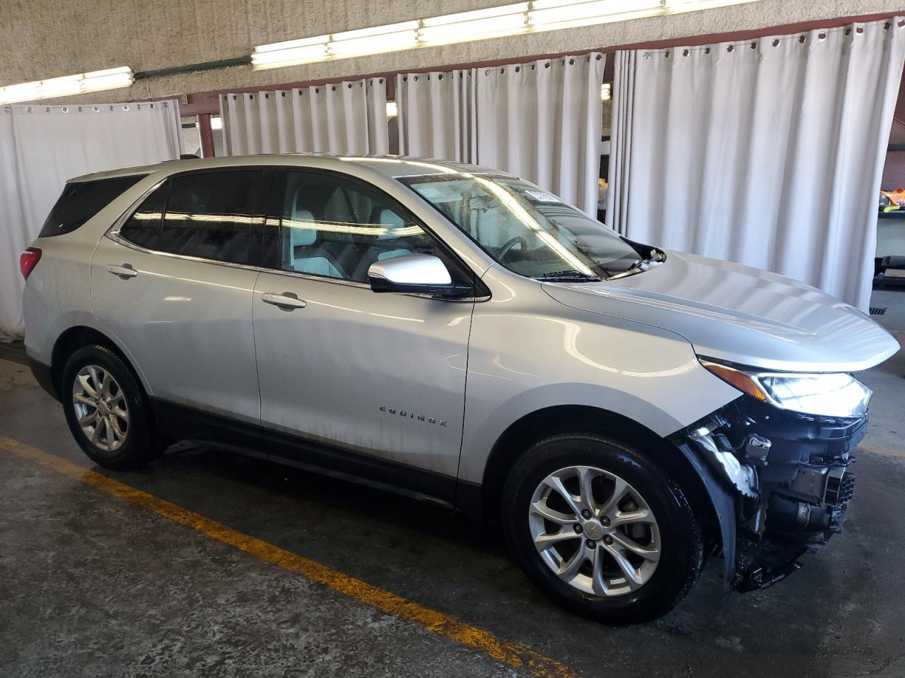 2018 Chevrolet Equinox VIN 2GNAXSEV3J6215467 Copart auction photo, front end damage thumbnail 4