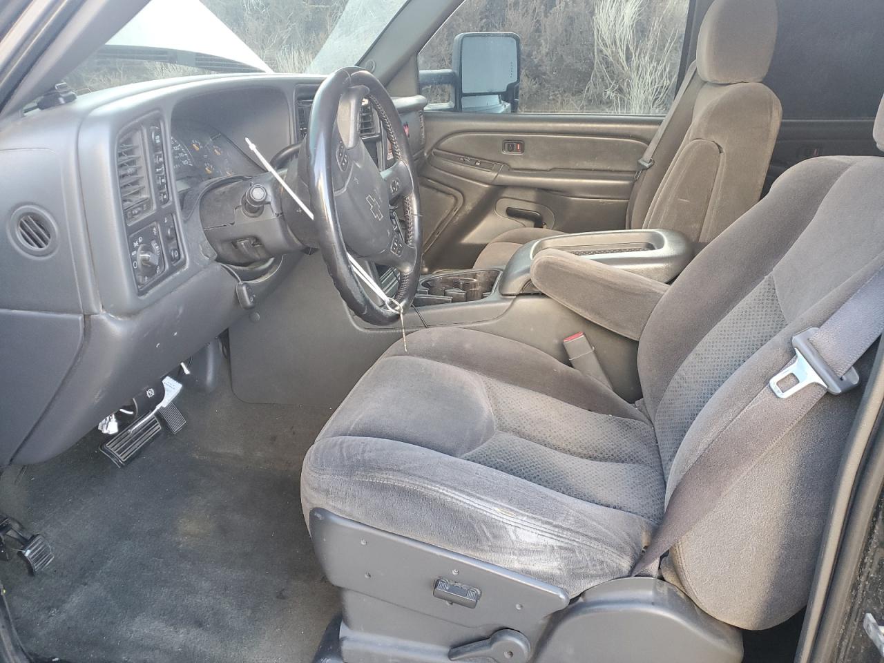 2006 Chevrolet Silverado VIN 2GCEK13NX61331422 Copart auction photo, front end damage thumbnail 7
