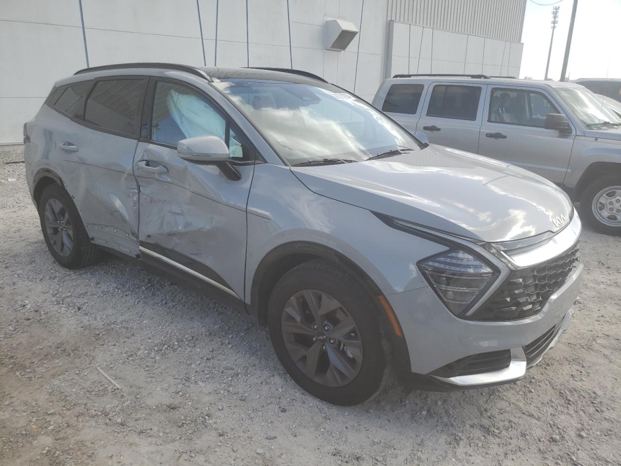 2024 KIA Sportage VIN 5XYK43DF5RG227978 Copart auction photo, side / minor dent/scratches damage thumbnail 4
