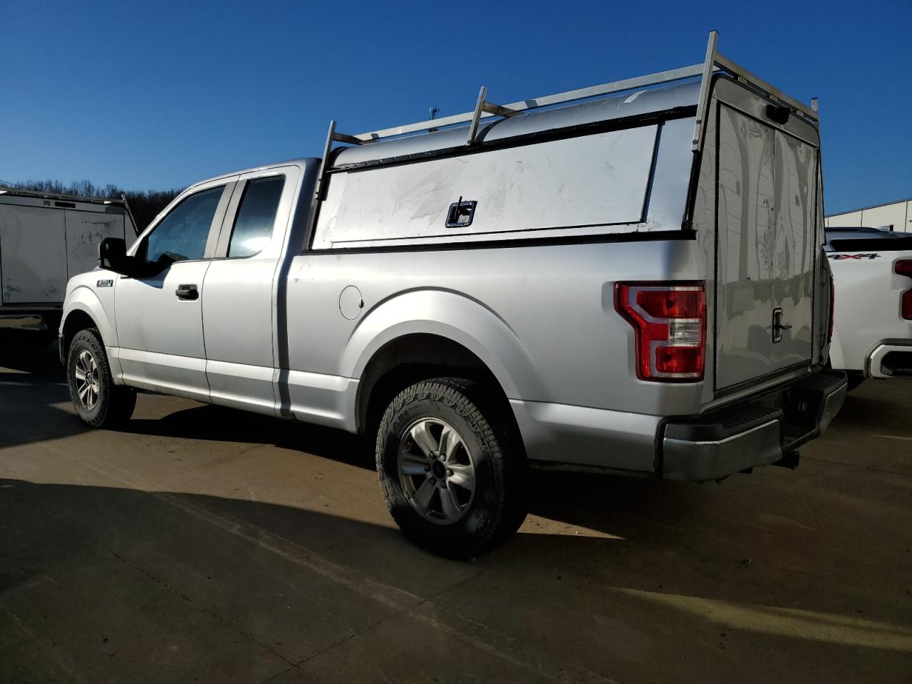 2018 Ford F-150 VIN 1FTEX1C52JFE10439 Copart auction photo, normal wear damage thumbnail 2