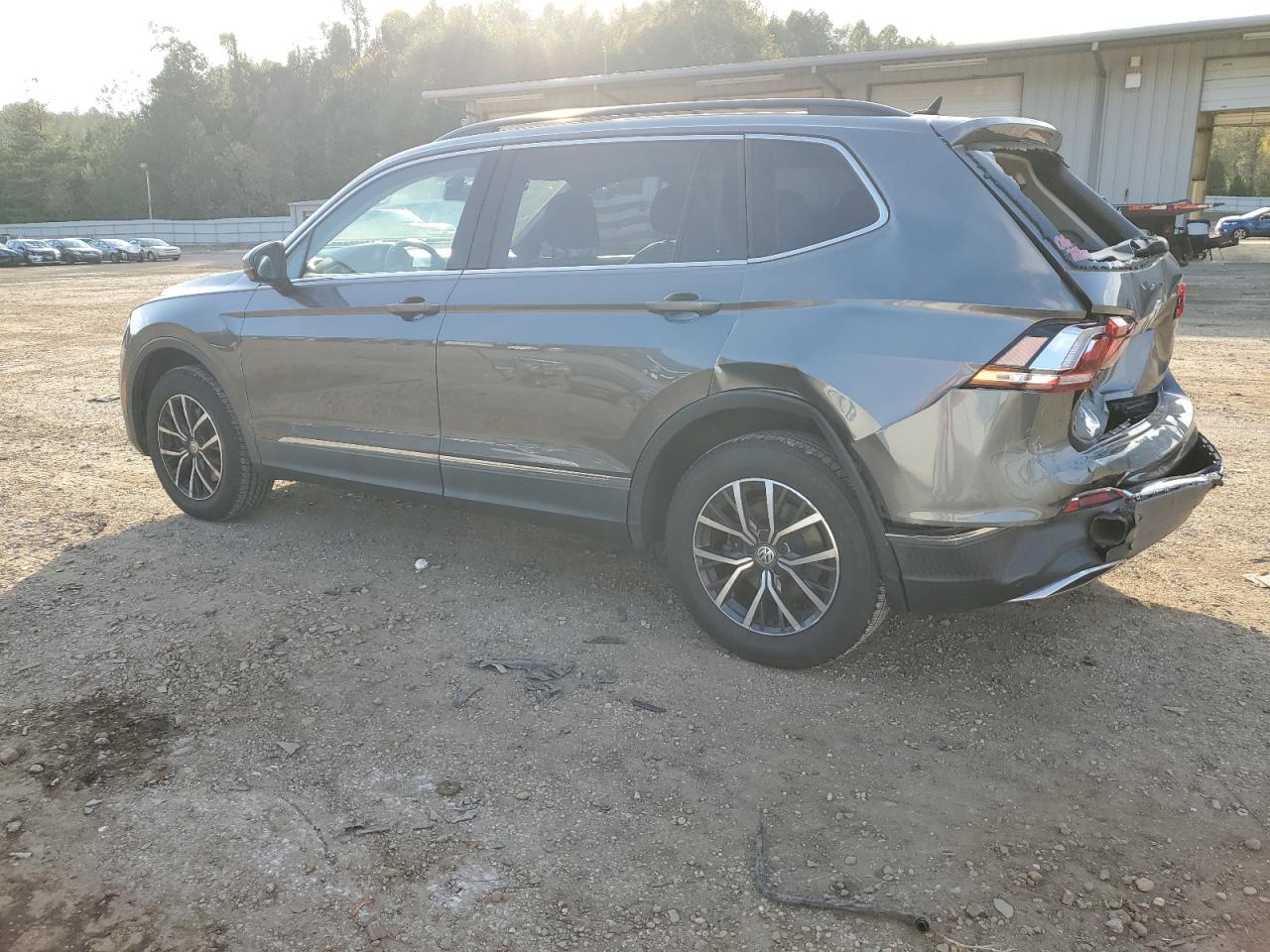 2020 Volkswagen Tiguan VIN 3VV3B7AX1LM071500 Copart auction photo, rear end damage thumbnail 2