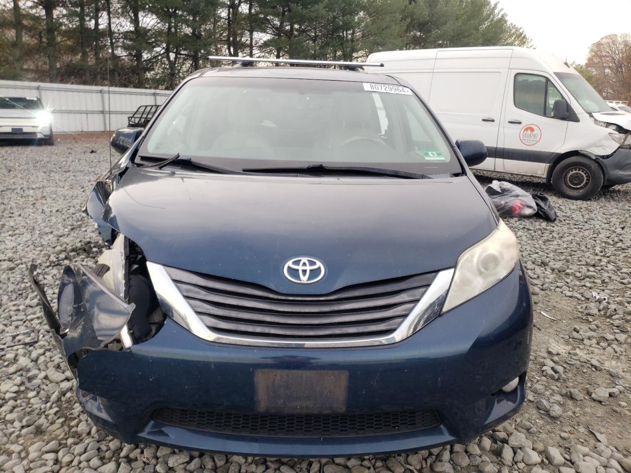 2011 Toyota Sienna VIN 5TDYK3DC9BS083995 Copart auction photo, front end damage thumbnail 5