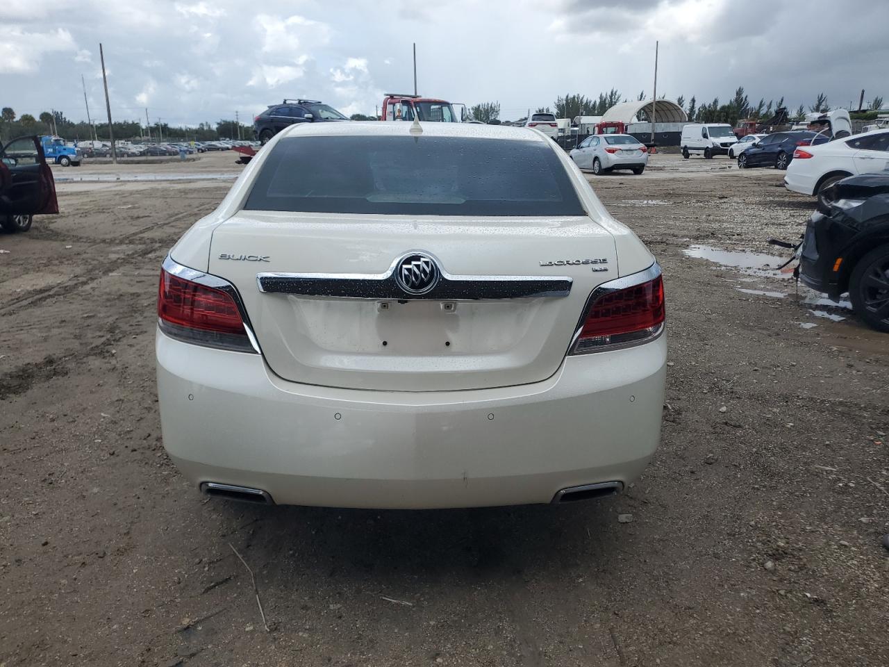 2011 Buick LaCrosse VIN 1G4GE5ED9BF331258 Copart auction photo, front end / minor dent/scratches damage thumbnail 6