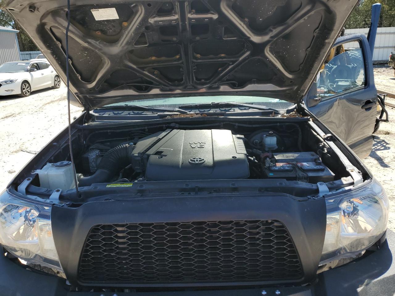 2011 Toyota Tacoma VIN 3TMJU4GN4BM123382 Copart auction photo, front end damage thumbnail 11