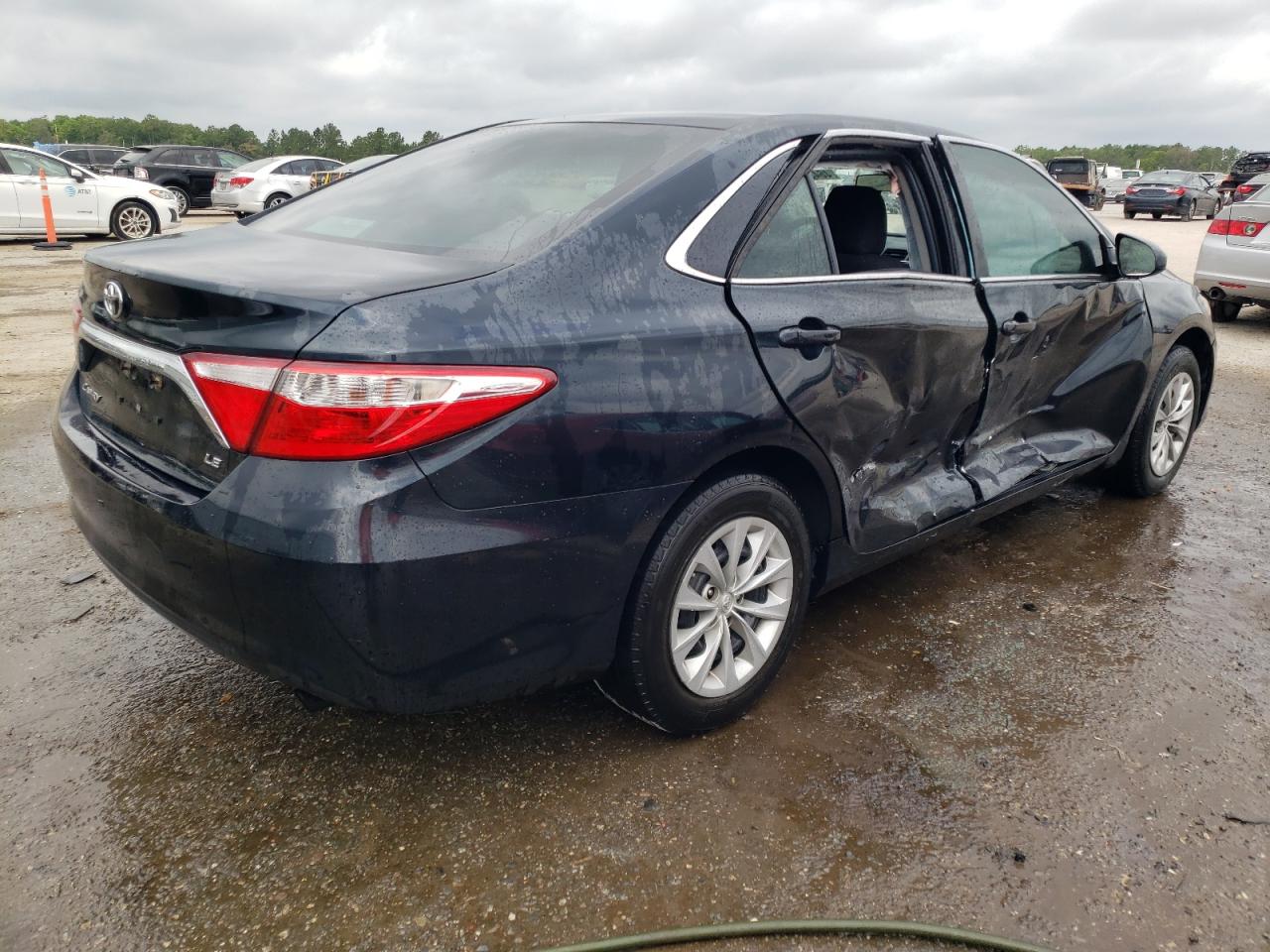 2015 Toyota Camry VIN 4T1BF1FK3FU100824 Copart auction photo, side damage thumbnail 3
