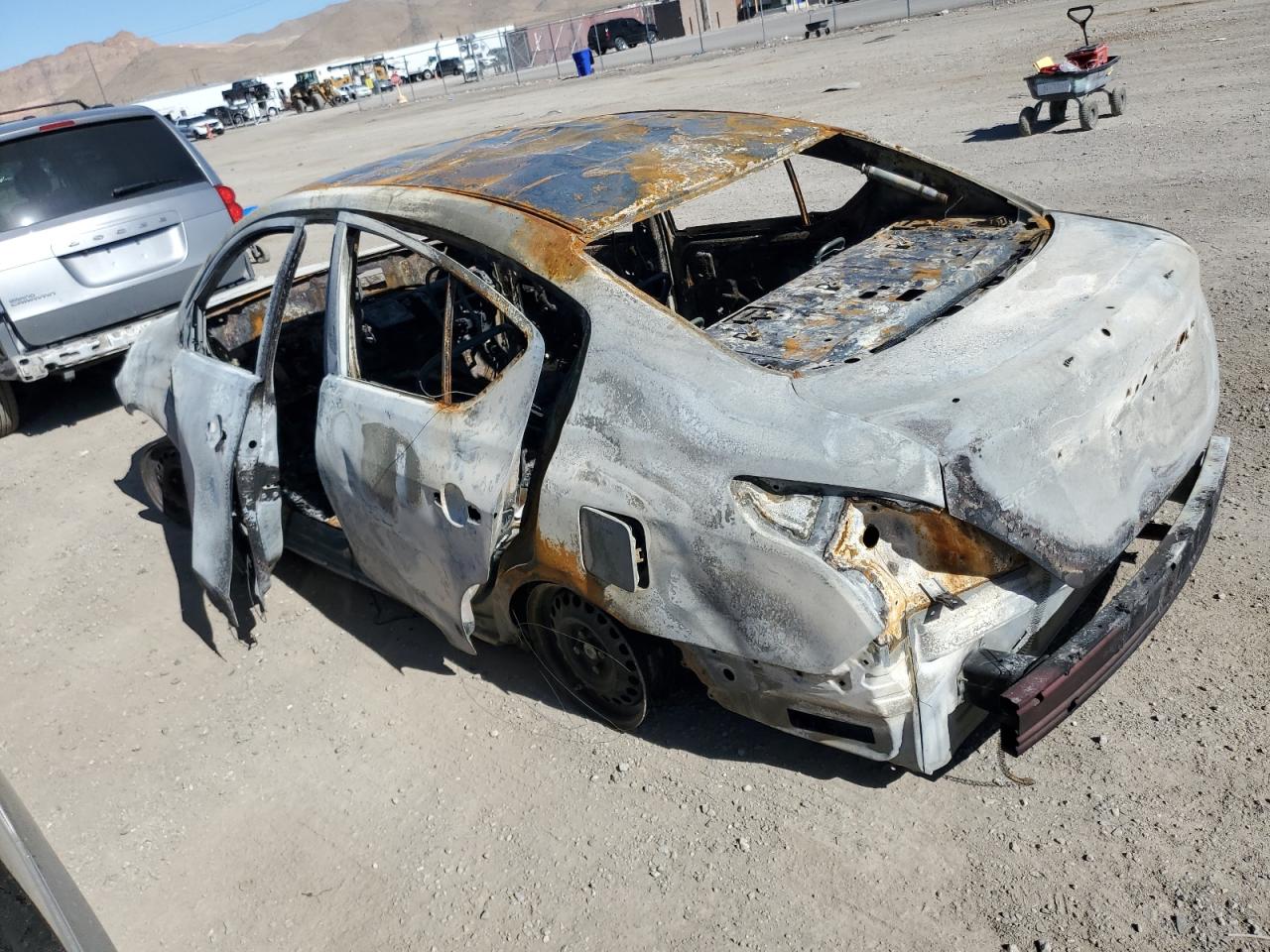 2014 Nissan Versa VIN 3N1CN7AP5EL862825 Copart auction photo, burn damage thumbnail 2
