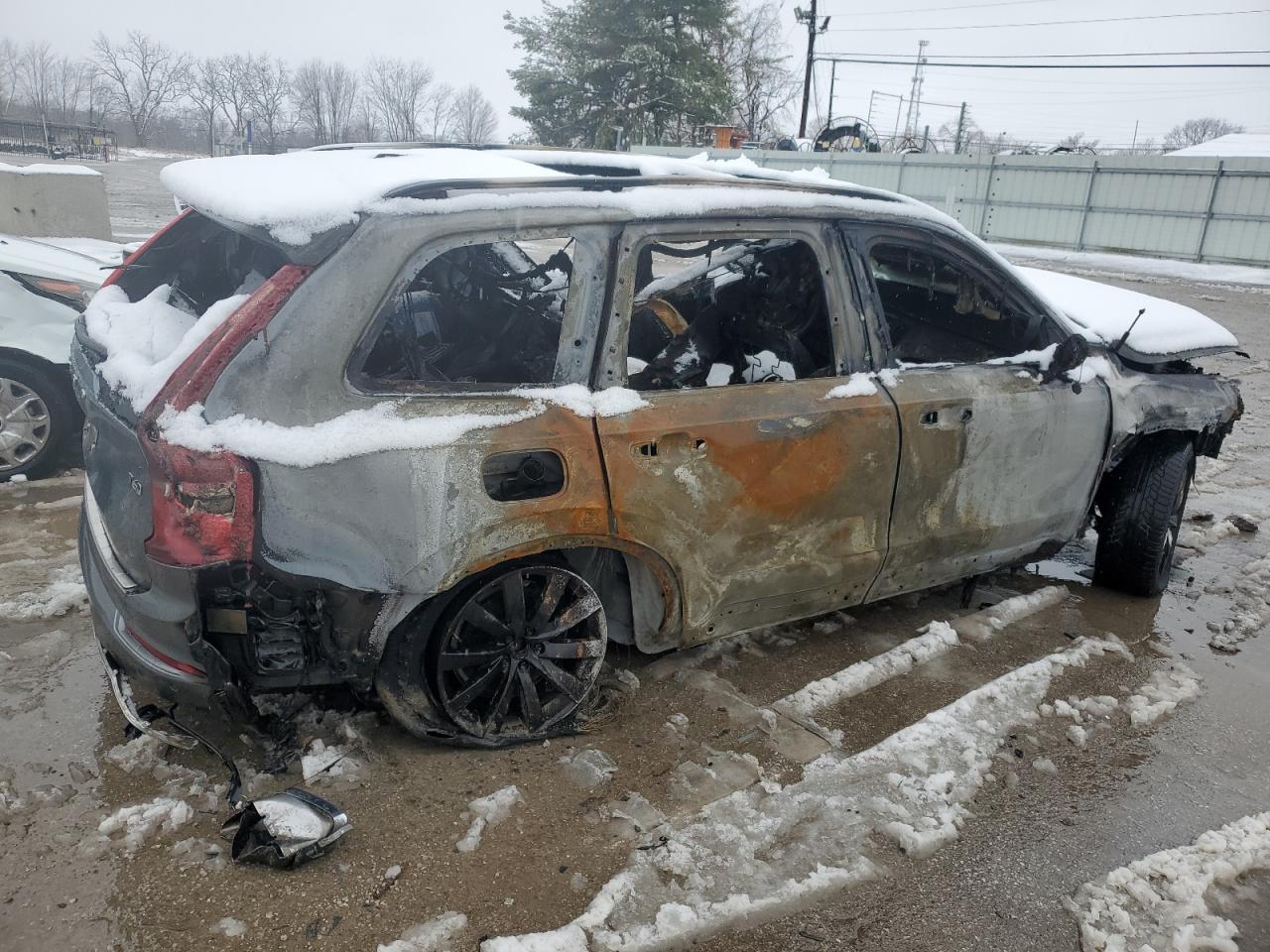 2016 Volvo XC90 VIN YV4A22PK1G1075910 Copart auction photo, burn damage thumbnail 3