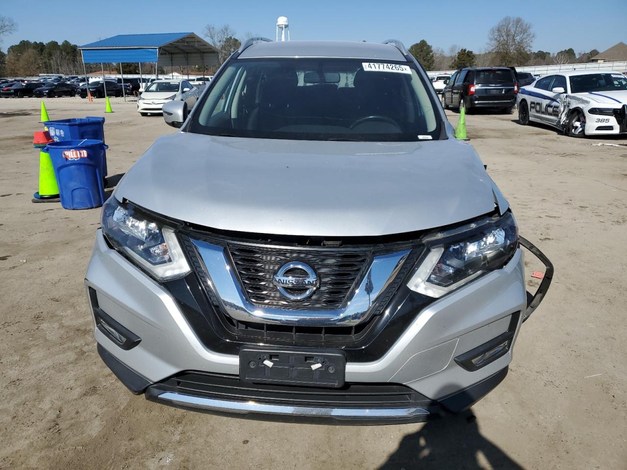2017 Nissan Rogue VIN JN8AT2MT4HW142330 Copart auction photo, side / front end damage thumbnail 5