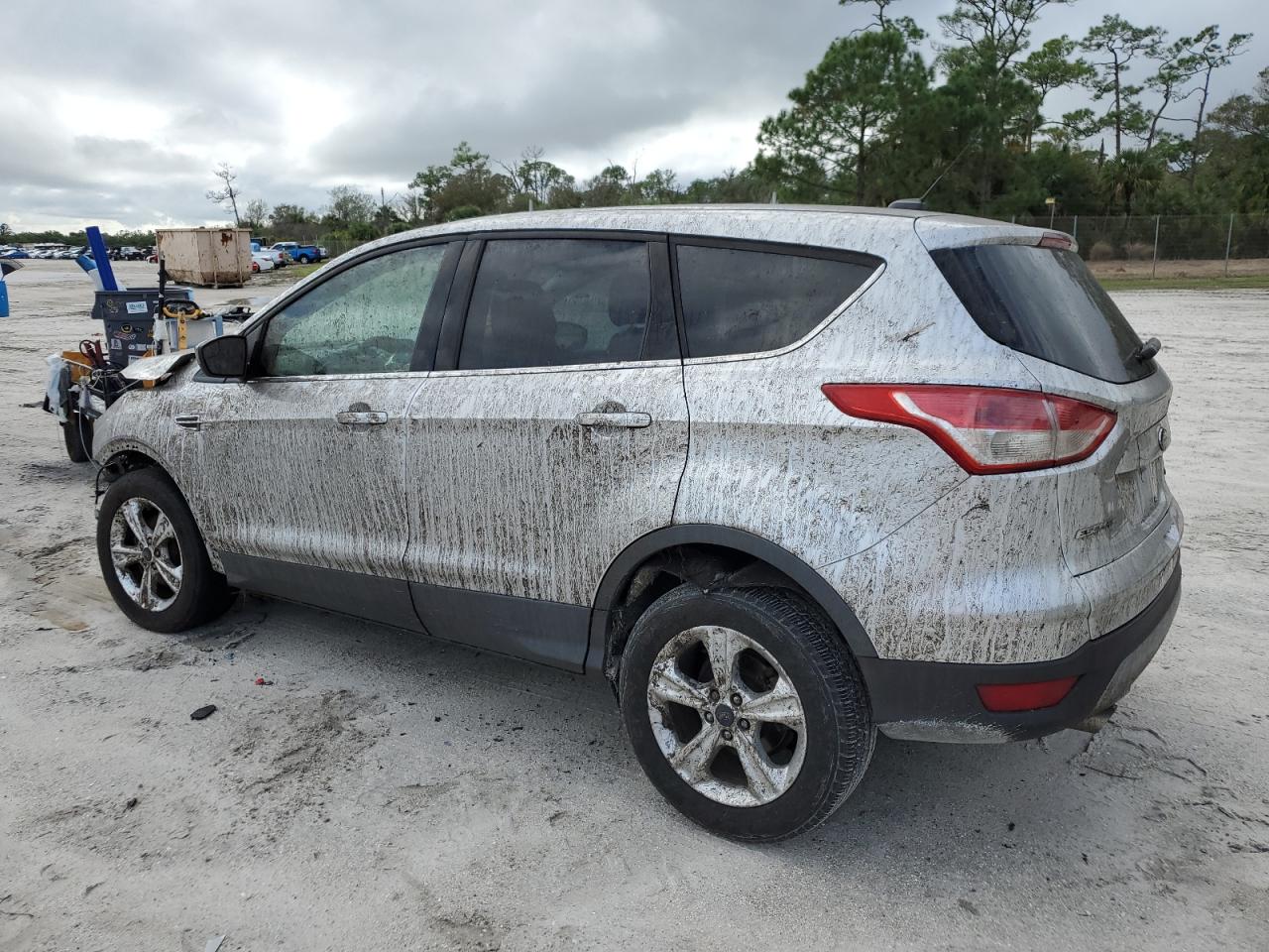 2015 Ford Escape VIN 1FMCU0GXXFUA28521 Copart auction photo, front end damage thumbnail 2