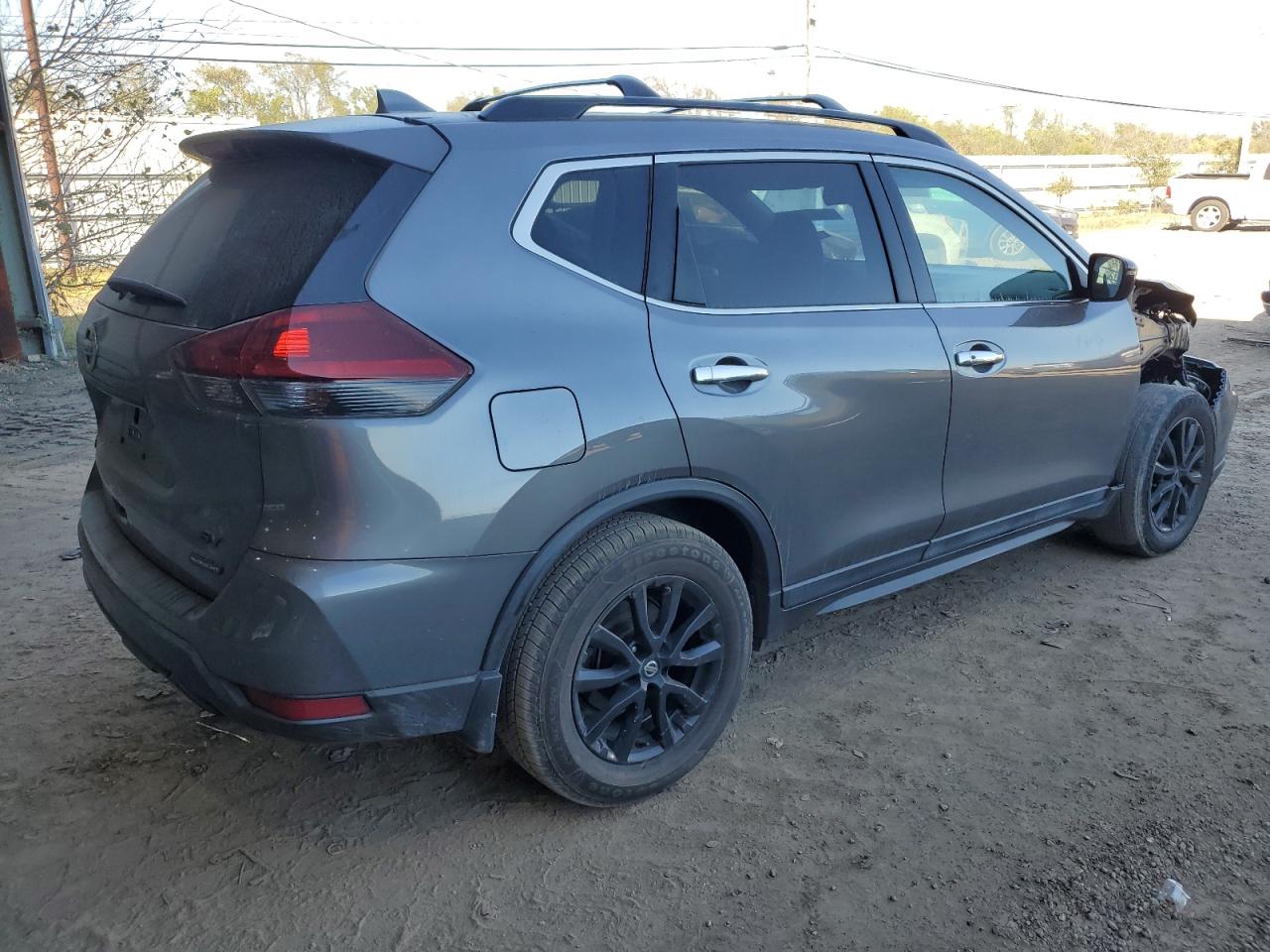 2018 Nissan Rogue VIN 5N1AT2MT8JC724977 Copart auction photo, front end / minor dent/scratches damage thumbnail 3