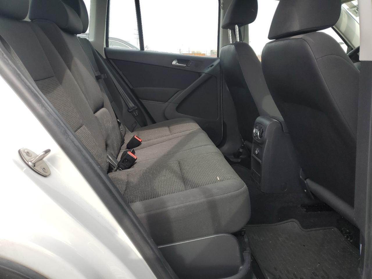 2017 Volkswagen Tiguan VIN WVGBV7AX7HK051845 Copart auction photo, front end damage thumbnail 11
