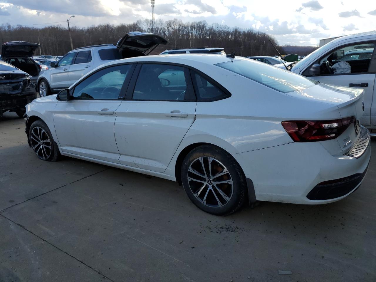 2024 Volkswagen Jetta VIN 3VWBM7BU9RM023550 Copart auction photo, front end damage thumbnail 2