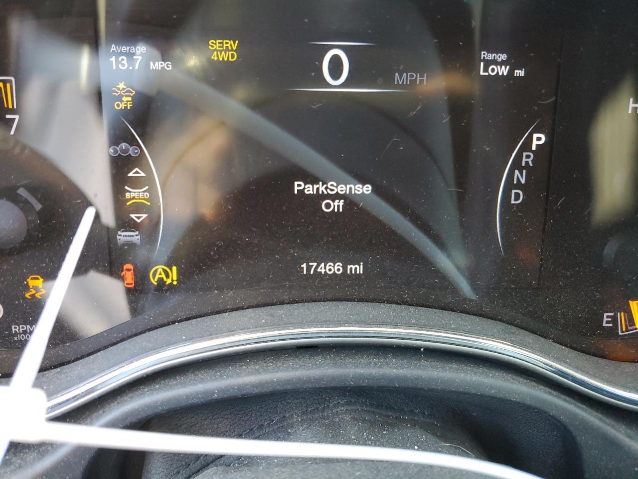 2017 Jeep Grand Cherokee VIN 1C4RJFJG3HC864280 Copart auction photo, vandalism damage thumbnail 9