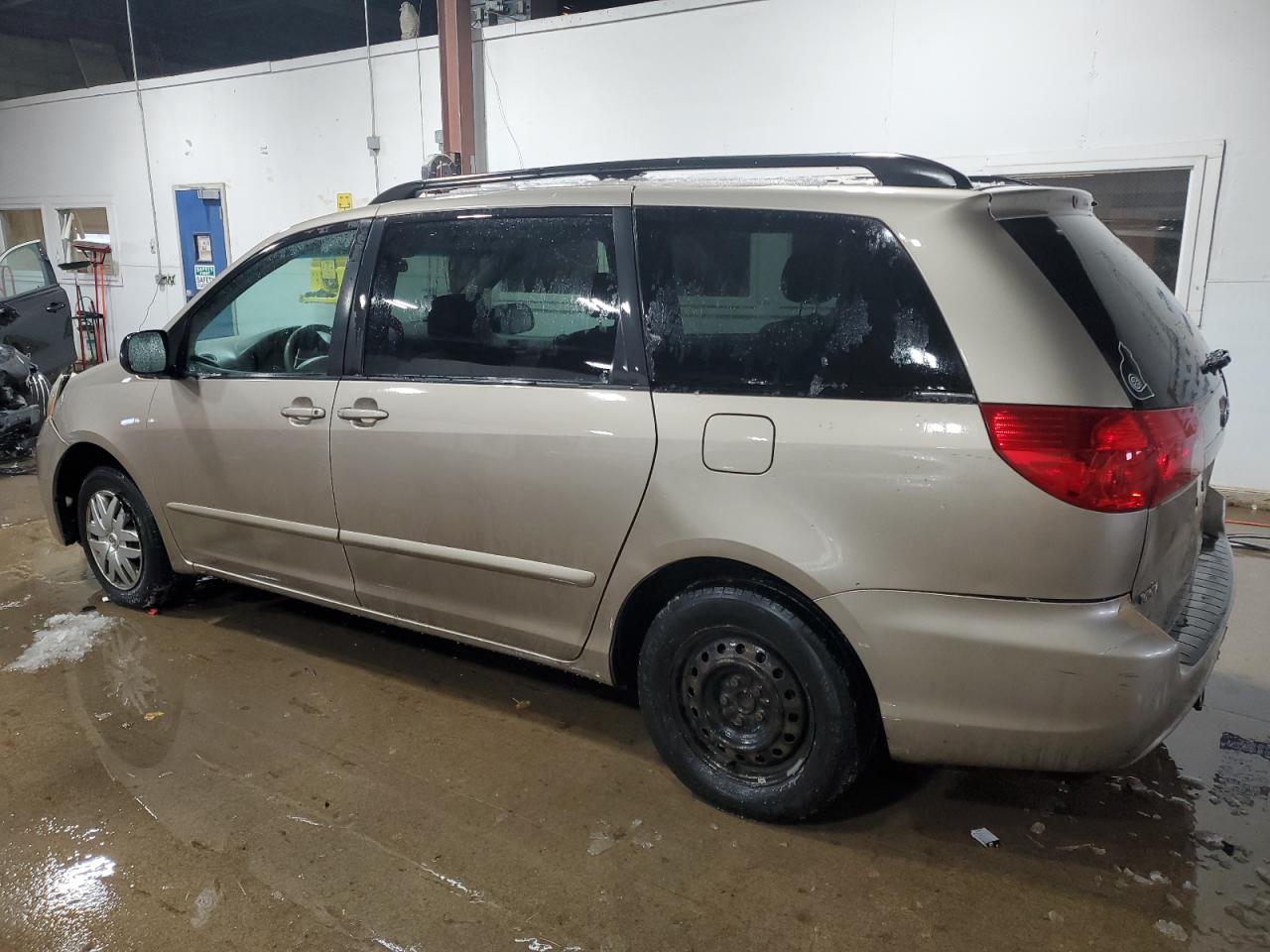 2006 Toyota Sienna VIN 5TDZA23C96S430525 Copart auction photo, front end / rear end damage thumbnail 2