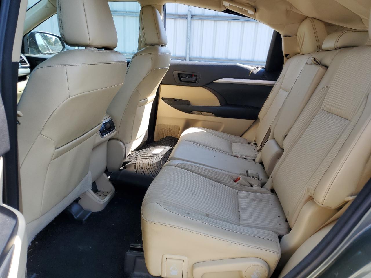 2016 Toyota Highlander VIN 5TDBKRFHXGS294731 Copart auction photo, top/roof / rear end damage thumbnail 11