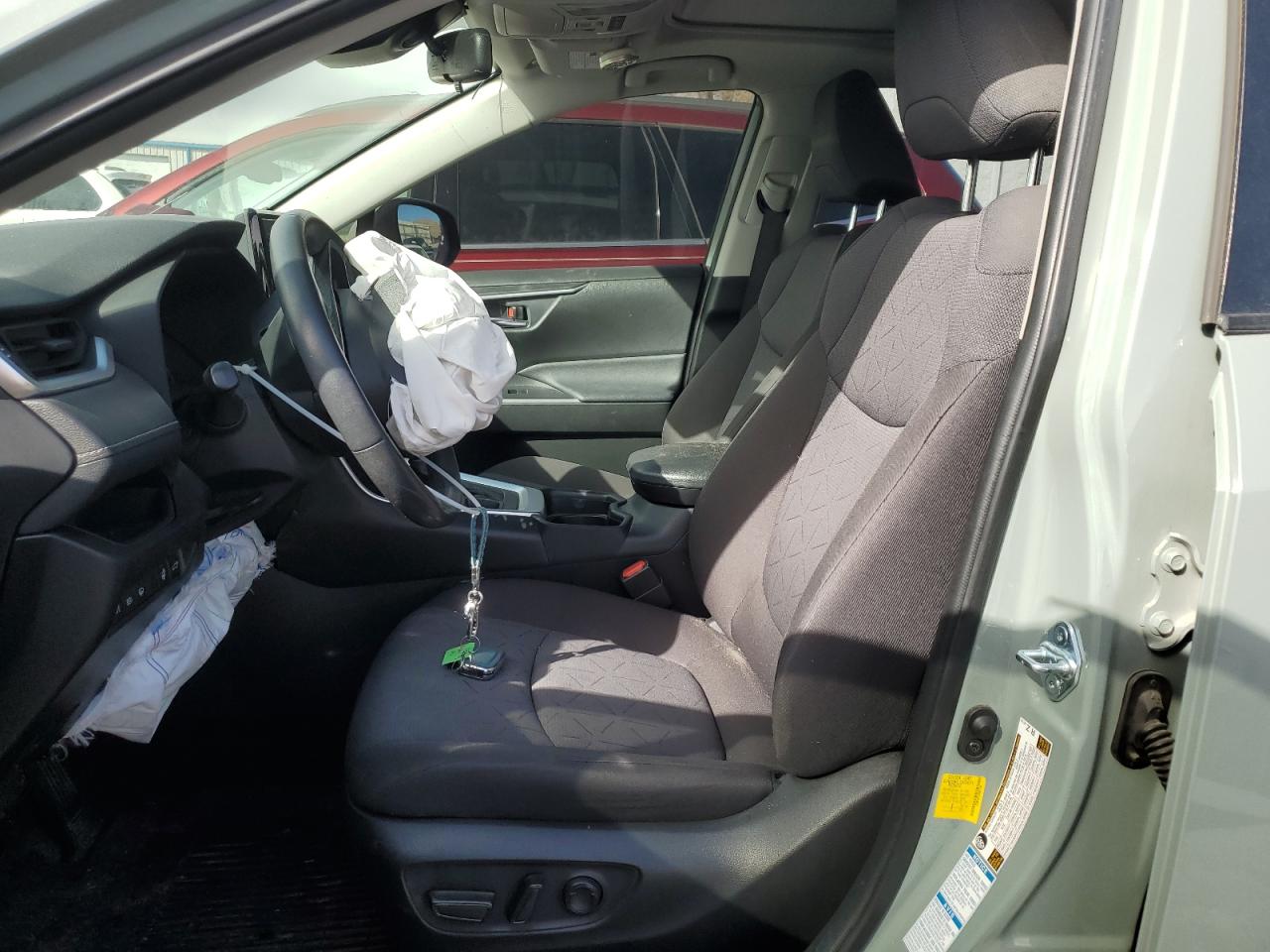 2021 Toyota RAV 4 VIN JTMP1RFV2MD077101 Copart auction photo, front end / side damage thumbnail 7