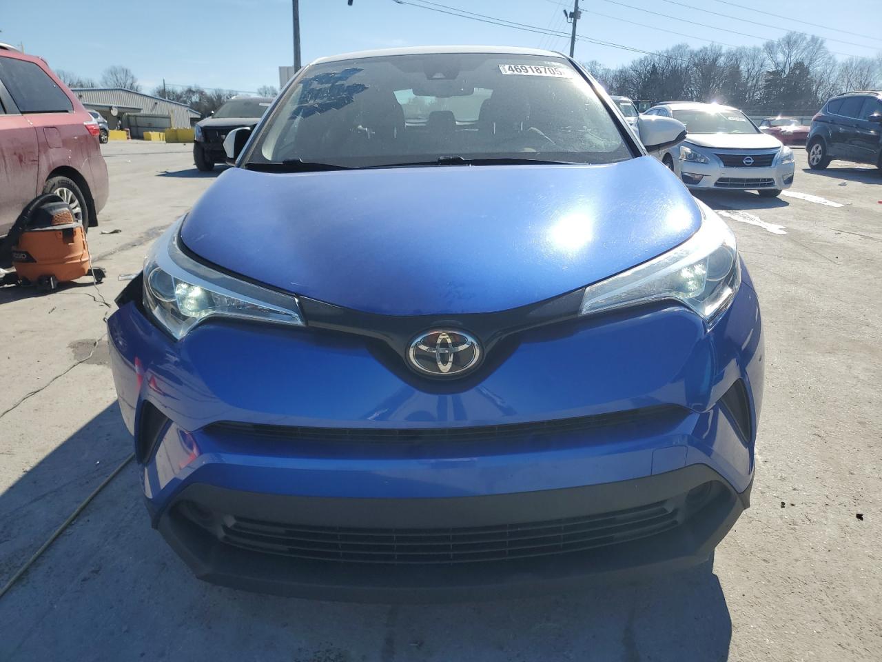 2019 Toyota C-HR VIN NMTKHMBXXKR083695 Copart auction photo, front end / side damage thumbnail 5