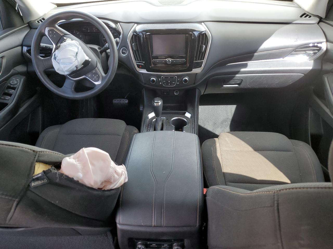 2019 Chevrolet Traverse VIN 1GNERFKW2KJ164225 Copart auction photo, front end damage thumbnail 8