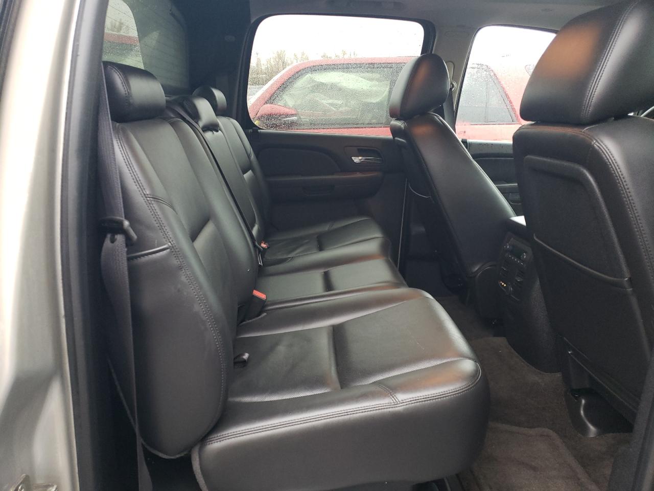 2011 Chevrolet Avalanche VIN 3GNTKGE32BG207336 Copart auction photo, burn damage thumbnail 10