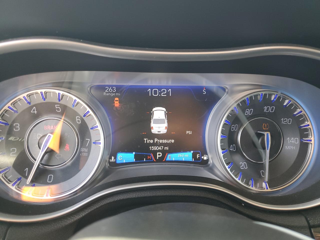 2015 Chrysler 300 VIN 2C3CCAAG1FH876204 Copart auction photo, front end damage thumbnail 9