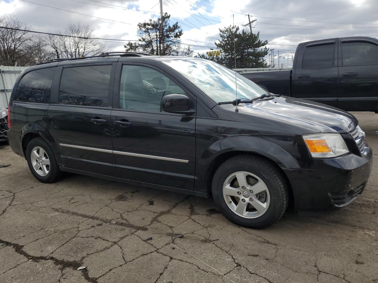 2010 Dodge Caravan VIN 2D4RN5D16AR265380 Copart auction photo, front end damage thumbnail 4