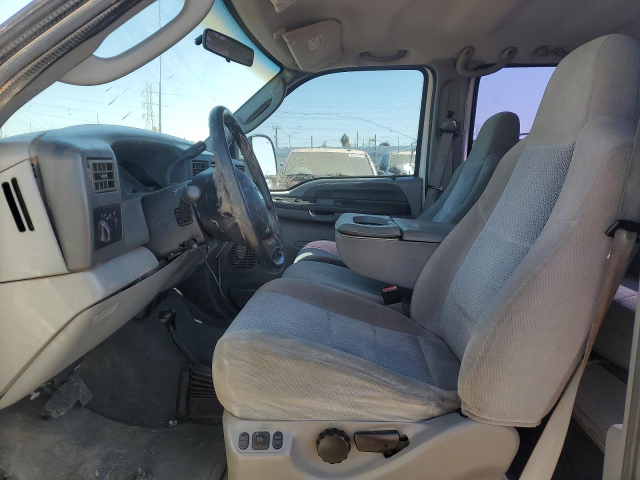 2003 Ford F250 VIN 1FTNW21P53EC94739 Copart auction photo, mechanical / vandalism damage thumbnail 7