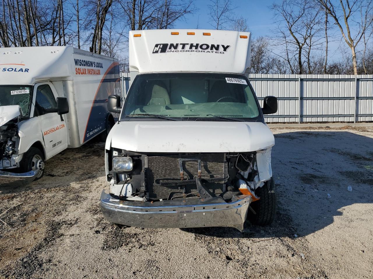 2014 GMC Savana VIN 1GD072BA4E1171439 Copart auction photo, front end / side damage thumbnail 5
