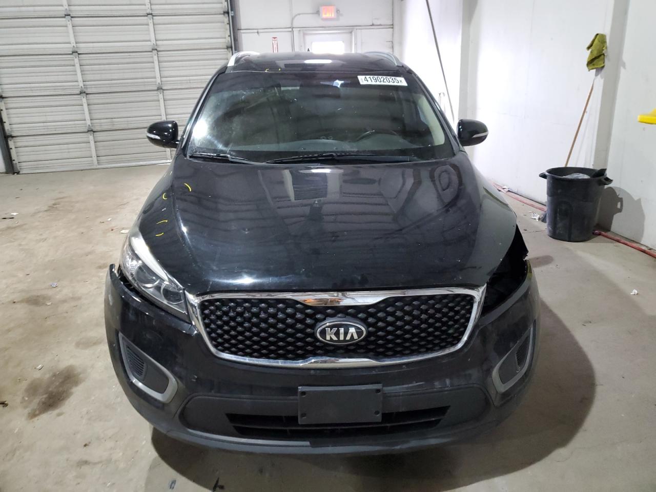 2016 KIA Sorento VIN 5XYPG4A3XGG049821 Copart auction photo, side / front end damage thumbnail 5