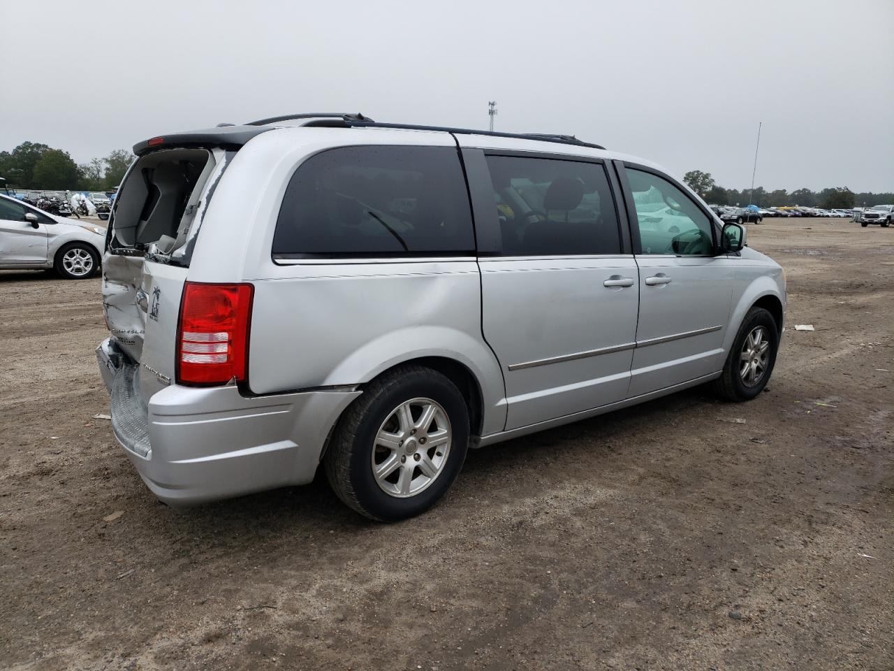 2010 Chrysler Town & Country VIN 2A4RR5D18AR102757 Copart auction photo, rear end damage thumbnail 3