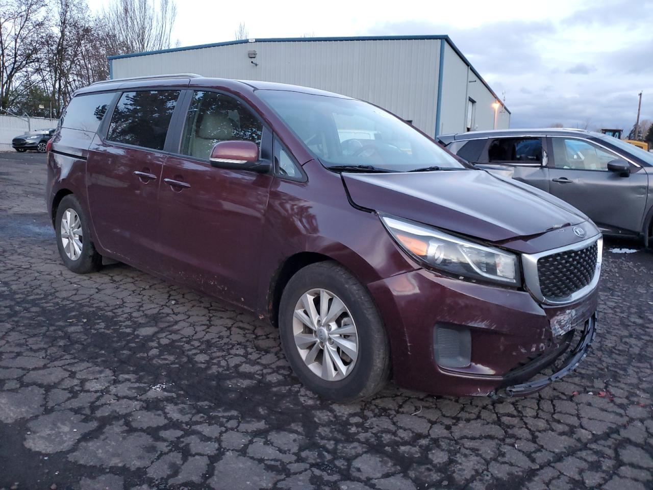 2016 KIA Sedona VIN KNDMB5C10G6163560 Copart auction photo, front end damage thumbnail 4