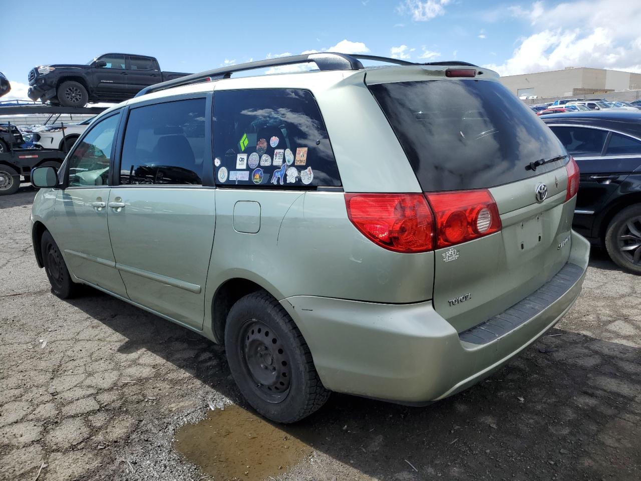 2010 Toyota Sienna VIN 5TDKK4CC0AS324144 Copart auction photo, minor dent/scratches damage thumbnail 2