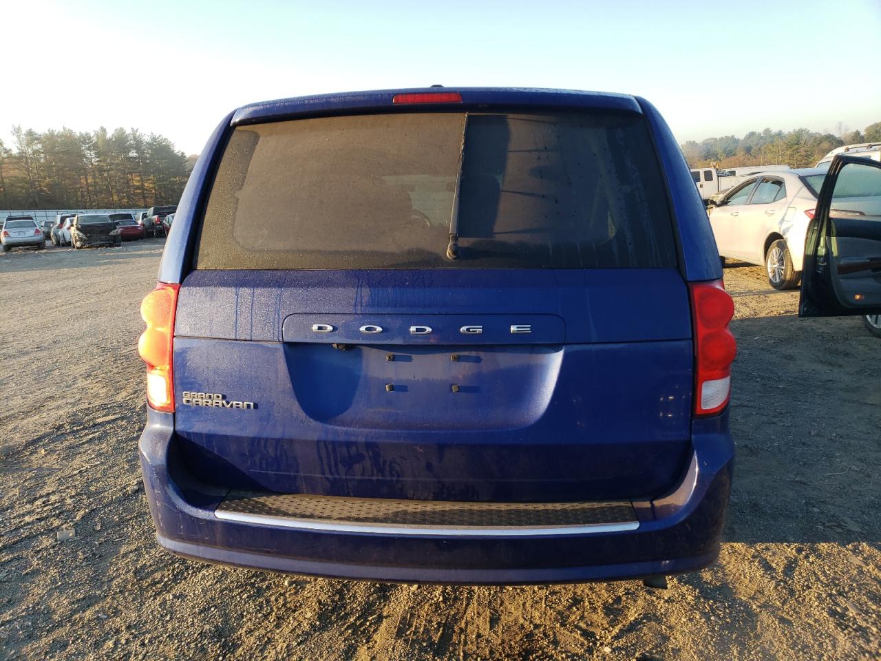 2018 Dodge Caravan VIN 2C4RDGBG6JR259288 Copart auction photo, front end / undercarriage damage thumbnail 6