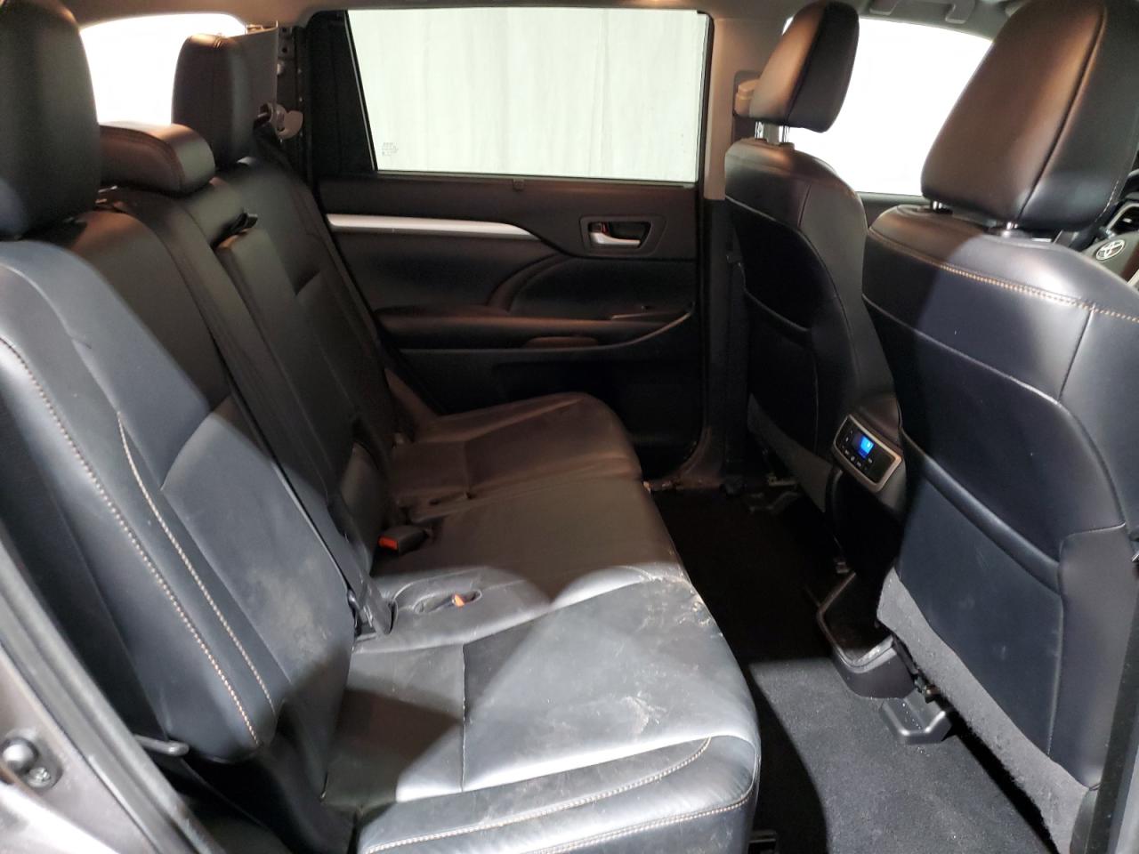 2017 Toyota Highlander VIN 5TDJZRFH8HS480471 Copart auction photo, rear end damage thumbnail 11
