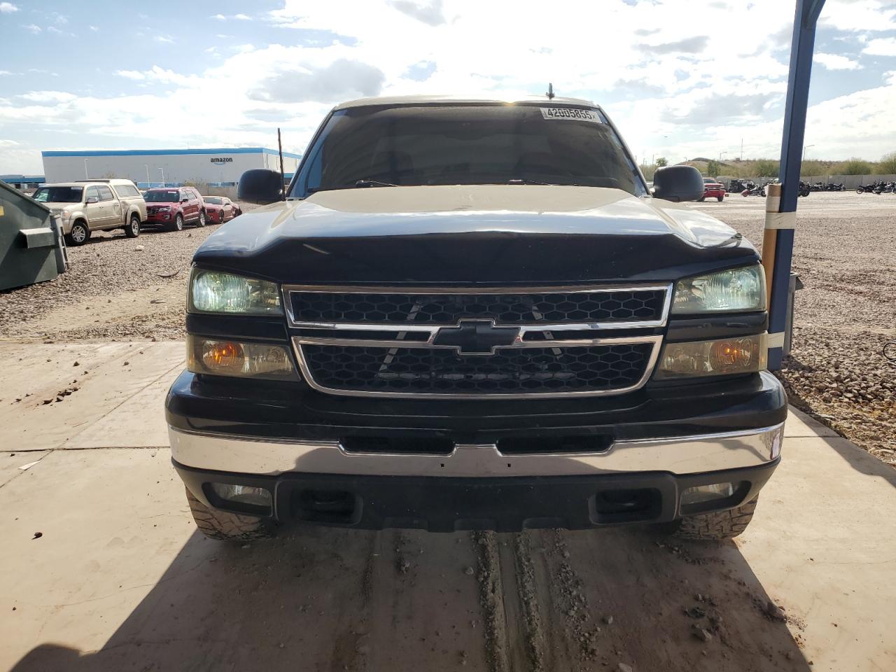 2006 Chevrolet Silverado VIN 2GCEC13T961138156 Copart auction photo, side / front end damage thumbnail 5