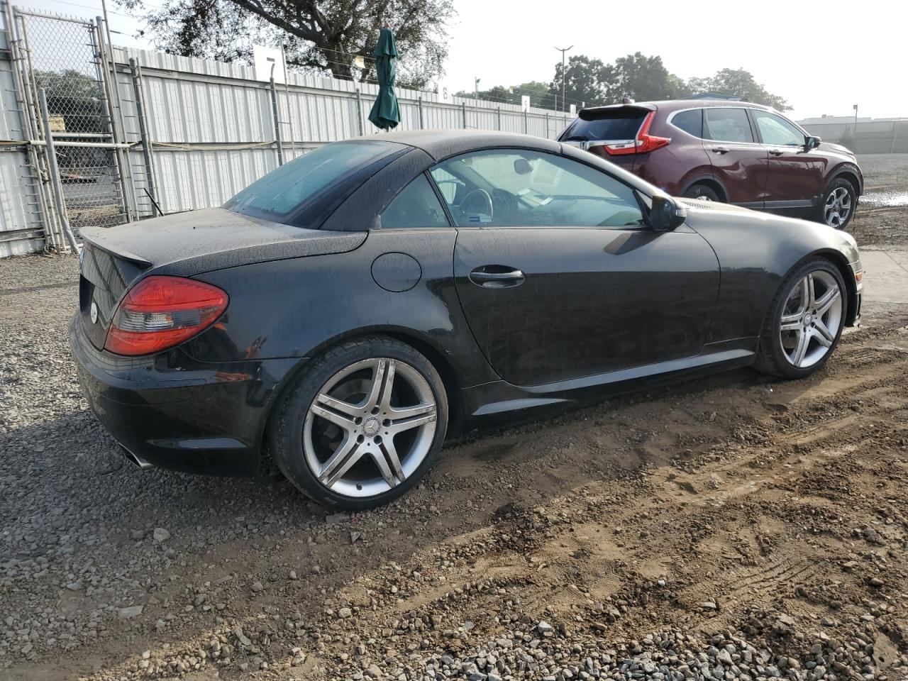 2011 Mercedes-Benz SLK-klasse VIN WDBWK5JA2BF235233 Copart auction photo, front end damage thumbnail 3