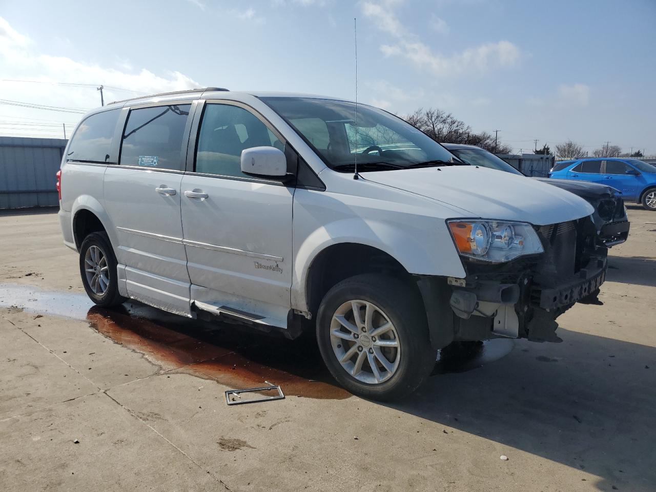 2016 Dodge Caravan VIN 2C4RDGCG6GR396643 Copart auction photo, front end / hail damage thumbnail 4