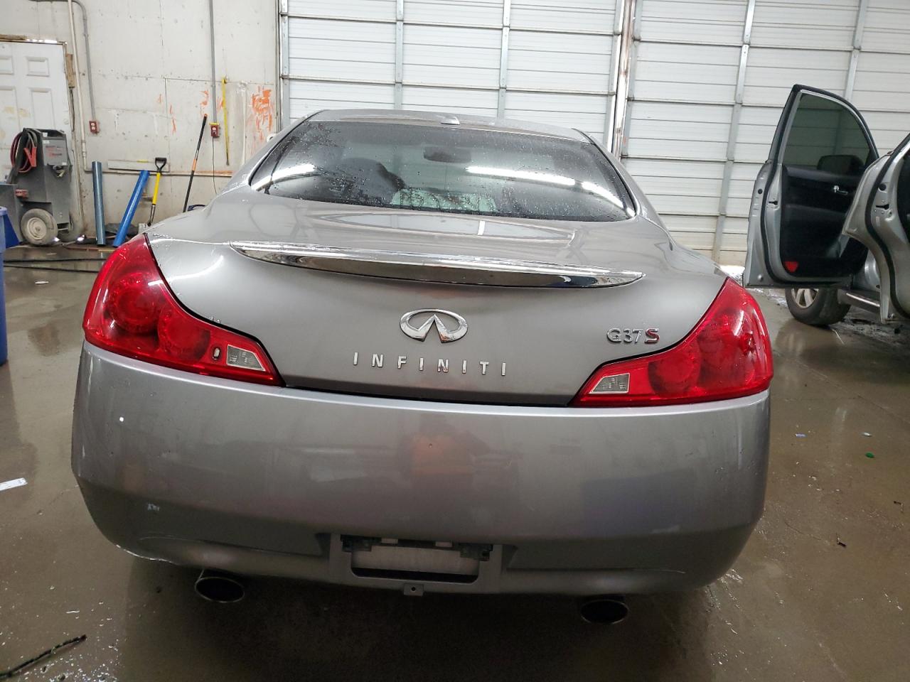 2008 Infiniti G VIN JNKCV64E78M100302 Copart auction photo, minor dent/scratches / undercarriage damage thumbnail 6
