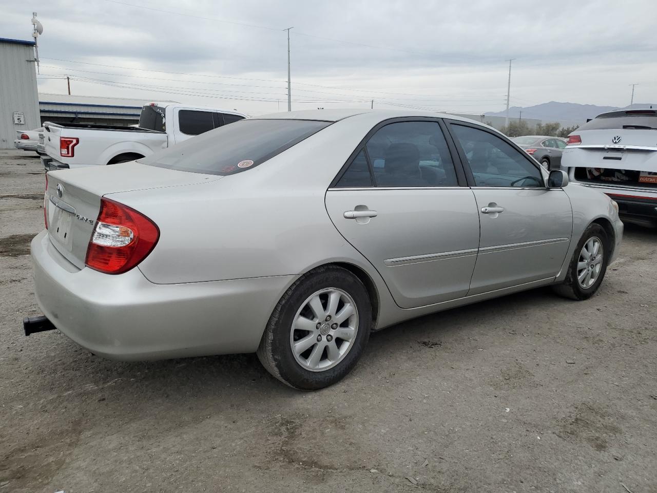 2004 Toyota Camry VIN 4T1BE30K04U867762 Copart auction photo, front end damage thumbnail 3